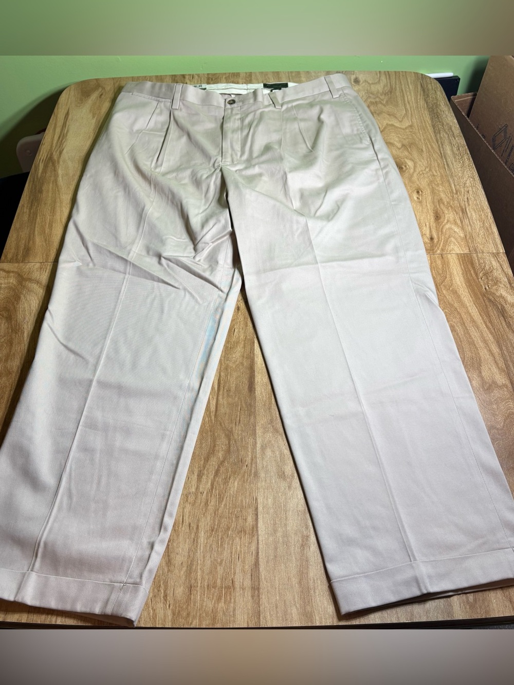 NWT Vintage $60 USD Eddie Bauer Classic Fit Pants Beige Men 42x32 Wrinkle Resist